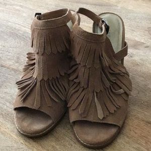 Very Volatile Idea Fringe Stacked Heel Sandal Sz 9